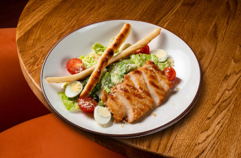 Цезарь с куриной грудкой