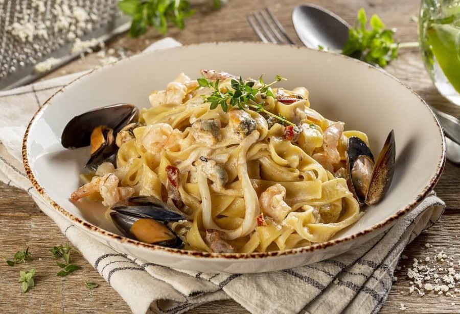 Паста (на выбор) с морепродуктами