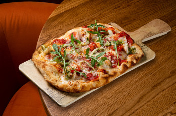 Римская пицца с морепродуктами